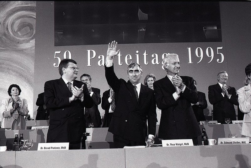 Bernd Protzner, Theo Waigel und Edmund Stoiber auf dem CSU-Parteitag 1995